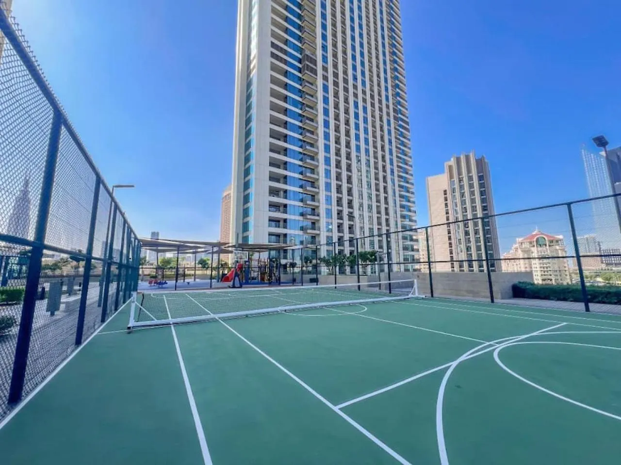 The Legend Fashionable 2 Bed Apartment In Downtown Dubai