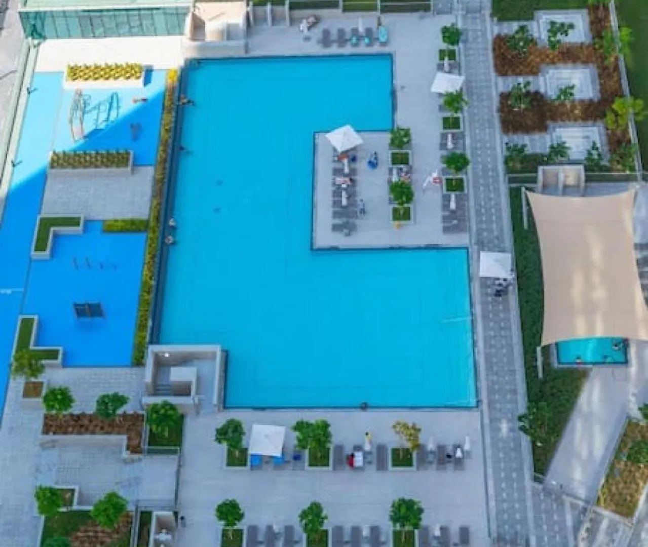 The Legend Fashionable 2 Bed Apartment In Downtown Dubai
